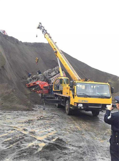 临泉上犹道路救援